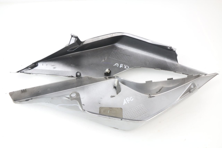 photo de CARENAGE ARRIERE HONDA VFR F 1200 (2010 - 2015) - Autre angle de vue