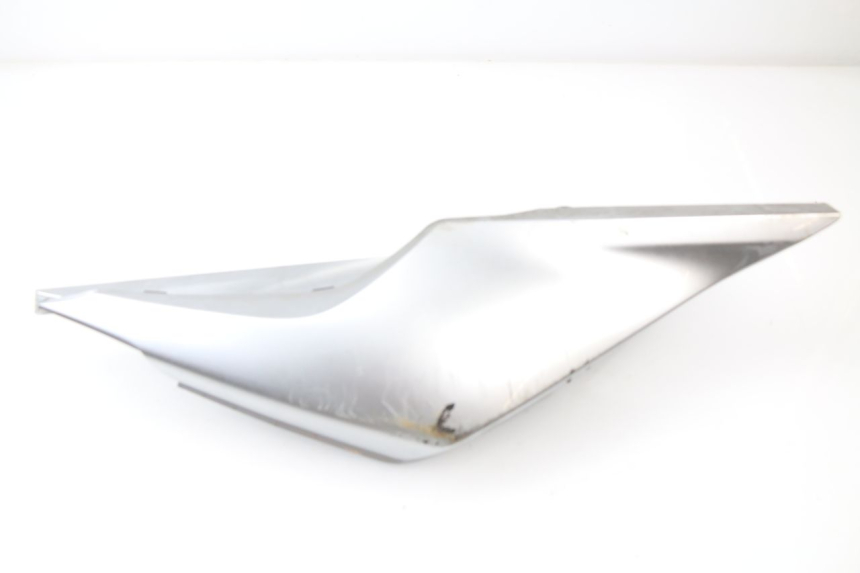 photo de CARENAGE ARRIERE HONDA VFR F 1200 (2010 - 2015) - Gros plan technique