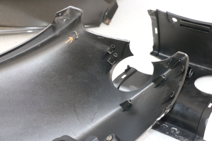 photo de CARENAGE ARRIERE YAMAHA YP MAJESTY 125 (2002 - 2006)