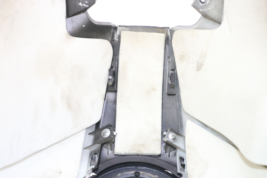 photo de CARENAGE RESERVOIR MAG POWER BOMBERS 4T 50 (2016 - 2026) - Zoom état d’usage