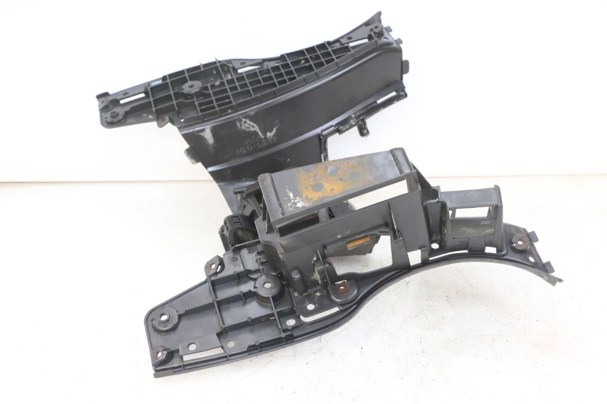 photo de CARENAGE RESERVOIR SUZUKI BURGMAN 125 (2007 - 2014)