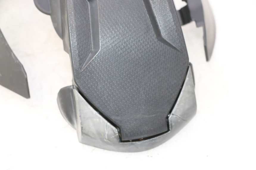 photo de CARENAGE RESERVOIR BMW C SPORT 650 (2015 - 2021) - Gros plan technique
