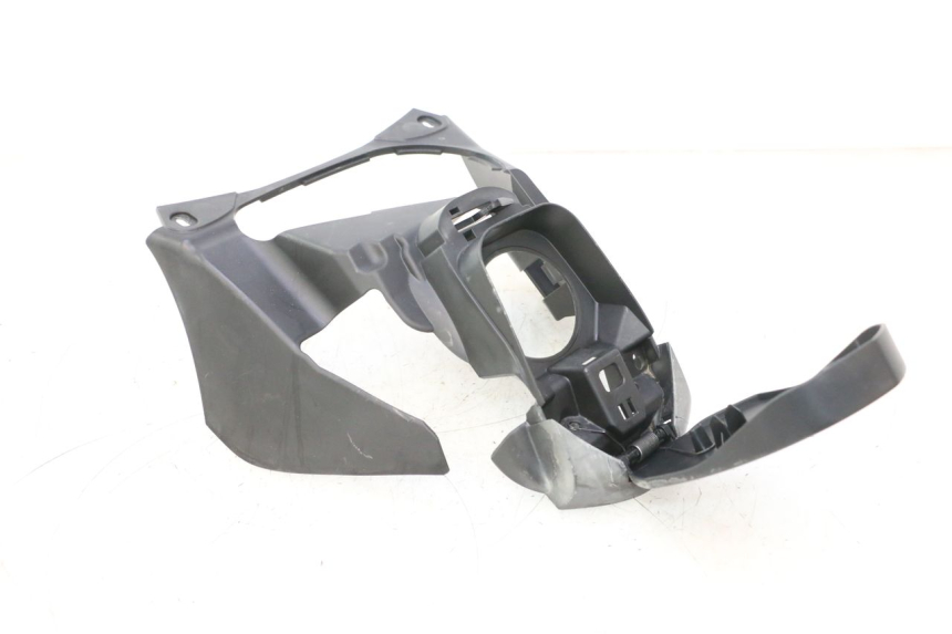photo de CARENAGE RESERVOIR BMW C SPORT 650 (2015 - 2021) - Points de fixation