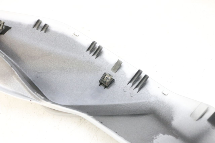 photo de CARENAGE RESERVOIR DROIT YAMAHA MT-07 MT07 ABS 700 (2018 - 2020) - Gros plan technique