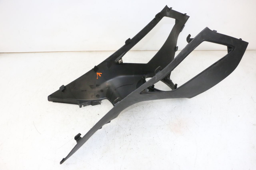 photo de CARENAGE RESERVOIR GILERA NEXUS 300 (2008 - 2013)