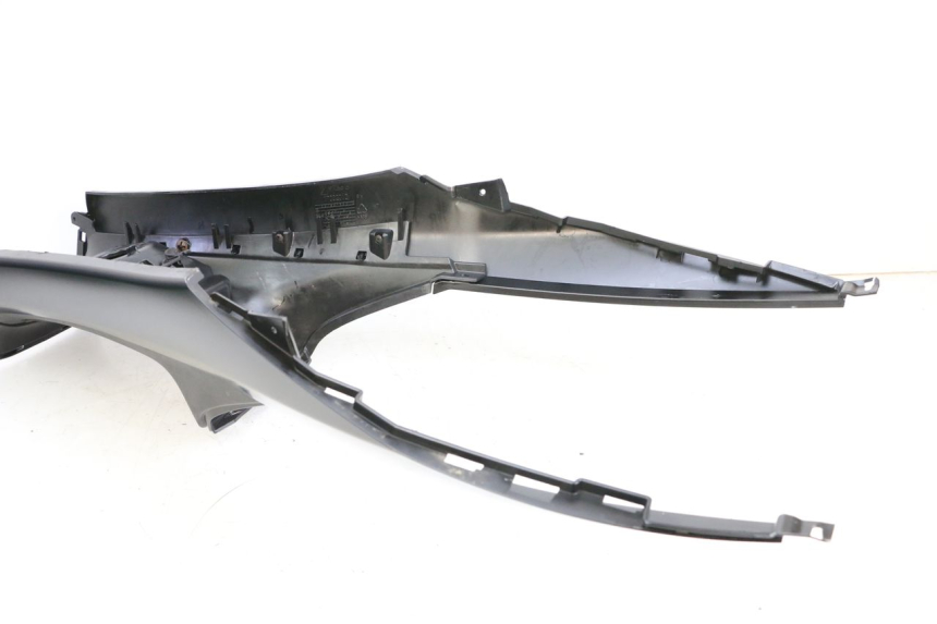 photo de CARENAGE RESERVOIR PIAGGIO MP3 HPE 350 (2018 - 2020) - Détail de la pièce