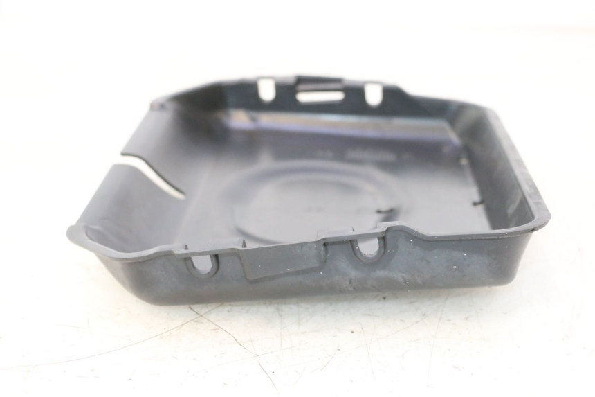 photo de CARENAGE RESERVOIR PIAGGIO MP3 HPE 530 (2022 - 2026) - Zoom état d’usage