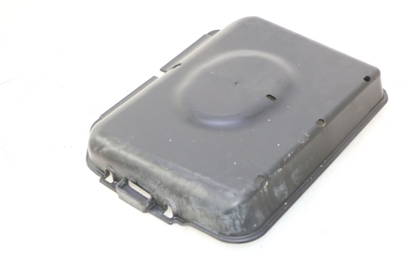 photo de CARENAGE RESERVOIR PIAGGIO MP3 HPE 530 (2022 - 2026) - Gros plan technique