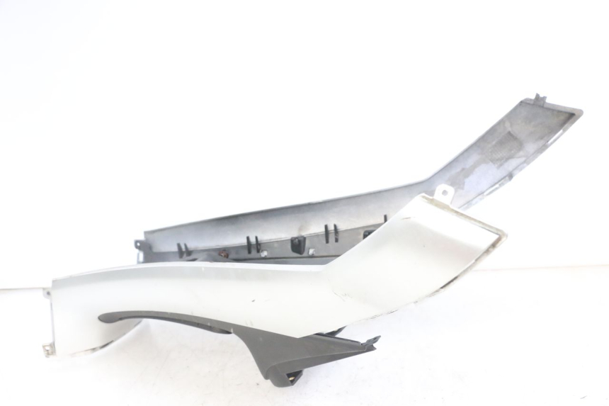 photo de CARENAGE RESERVOIR PIAGGIO MP3 LT 300 (2010 - 2016)