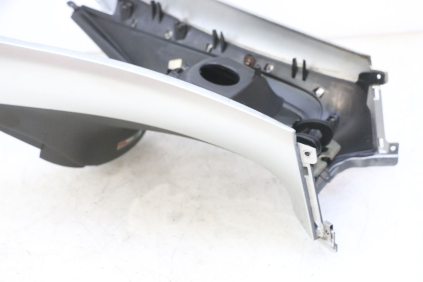 photo de CARENAGE RESERVOIR PIAGGIO MP3 LT 300 (2010 - 2016)