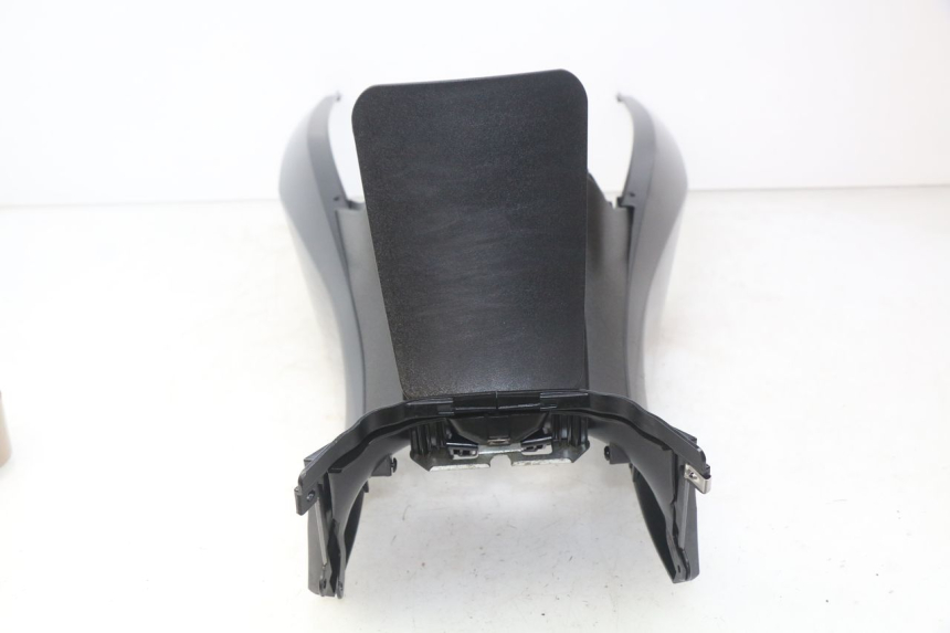 photo de CARENAGE RESERVOIR PIAGGIO MP3 500 (2014 - 2016)