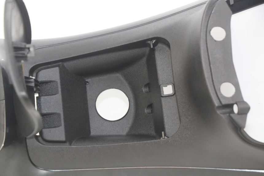 photo de CARENAGE RESERVOIR PIAGGIO MP3 500 (2014 - 2016)