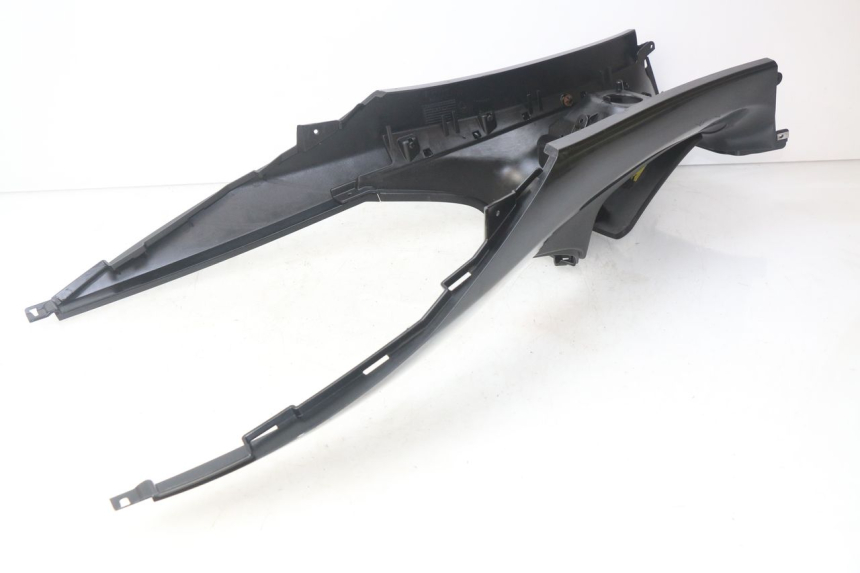 photo de CARENAGE RESERVOIR PIAGGIO MP3 500 (2014 - 2016)