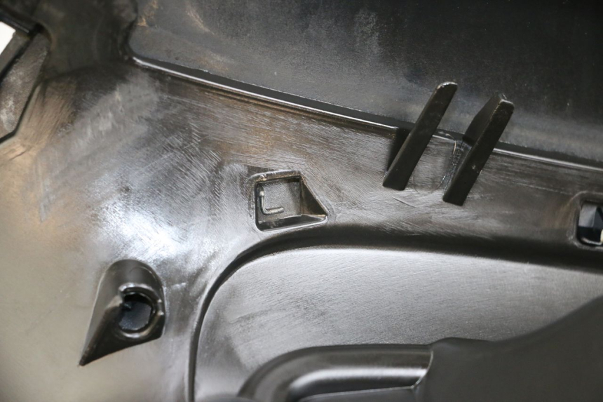 photo de CARENAGE RESERVOIR PIAGGIO MP3 500 (2011 - 2015)