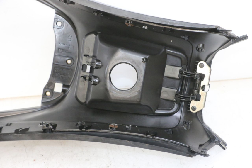 photo de CARENAGE RESERVOIR PIAGGIO MP3 500 (2011 - 2015)