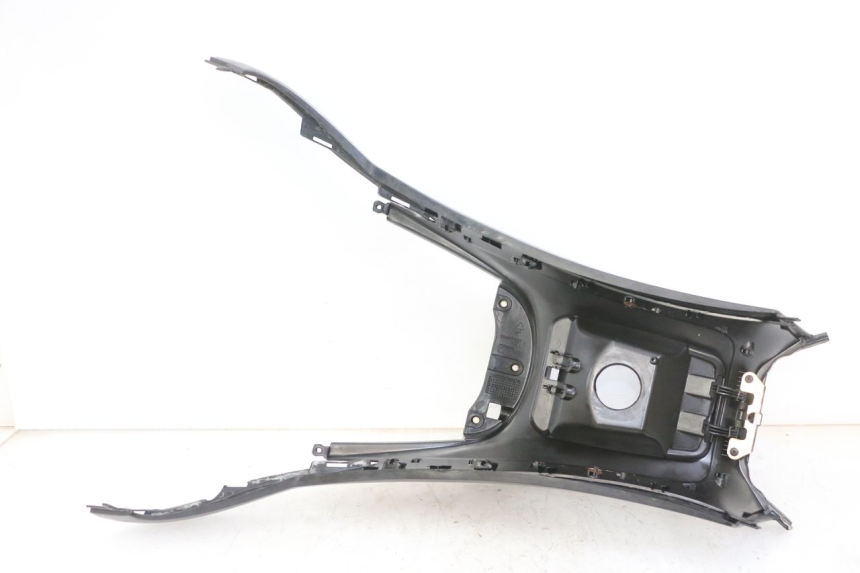 photo de CARENAGE RESERVOIR PIAGGIO MP3 500 (2011 - 2015)
