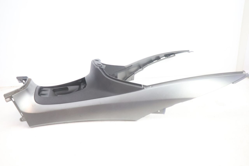 photo de CARENAGE RESERVOIR PIAGGIO MP3 500 (2016 - 2018) - Vue d’ensemble