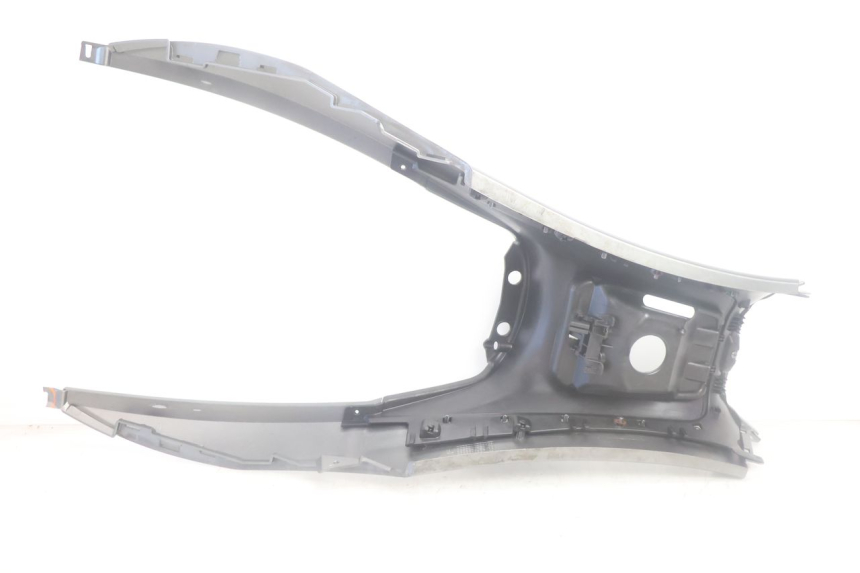 photo de CARENAGE RESERVOIR PIAGGIO MP3 500 (2016 - 2018) - État de surface