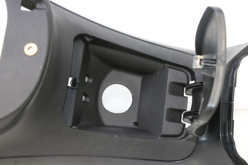 photo de CARENAGE RESERVOIR PIAGGIO MP3 500 (2011 - 2015) - Détail de la pièce