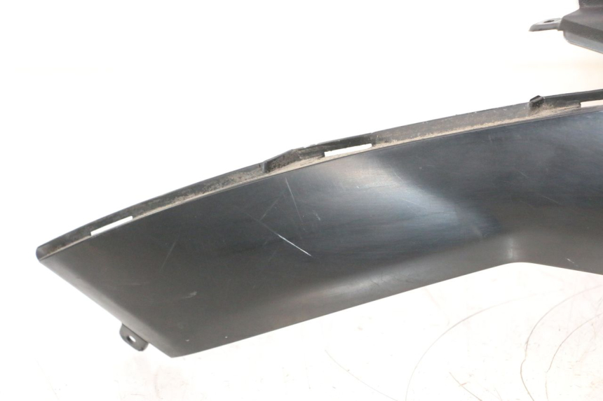 photo de CARENAGE RESERVOIR PIAGGIO MP3 500 (2011 - 2015) - Détails caractéristiques
