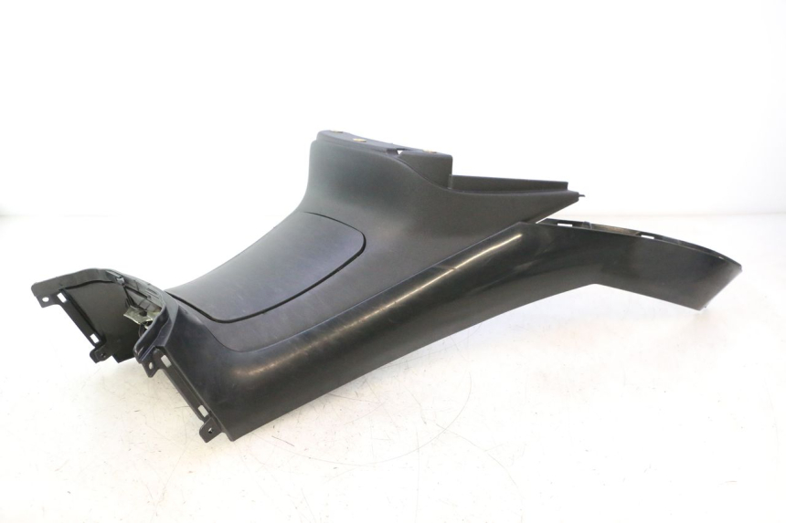 photo de CARENAGE RESERVOIR PIAGGIO MP3 500 (2011 - 2015) - Photo complémentaire