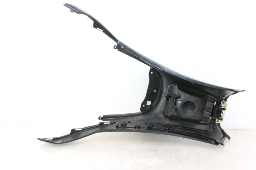 photo de CARENAGE RESERVOIR PIAGGIO MP3 500 (2011 - 2015) - Points de fixation