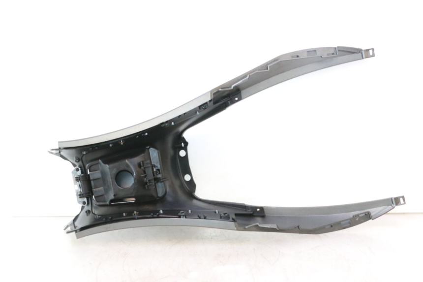 photo de CARENAGE RESERVOIR PIAGGIO MP3 500 (2016 - 2018) - Détails caractéristiques