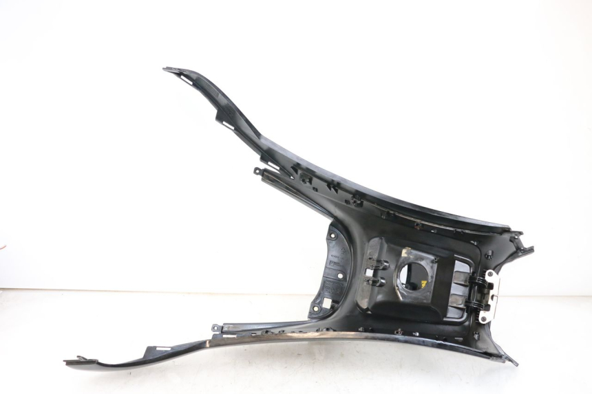 photo de CARENAGE RESERVOIR PIAGGIO MP3 500 (2011 - 2015)