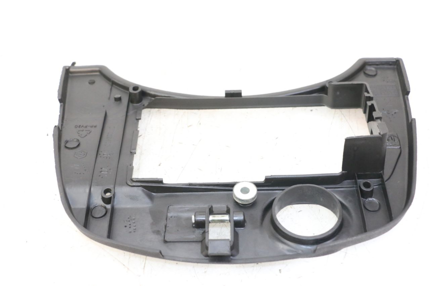 photo de CARENAGE RESERVOIR PIAGGIO VESPA LX IE 125 (2010 - 2012)