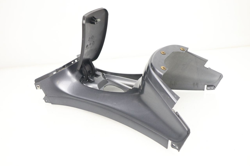 photo de CARENAGE RESERVOIR PIAGGIO X8 400 (2006 - 2007)