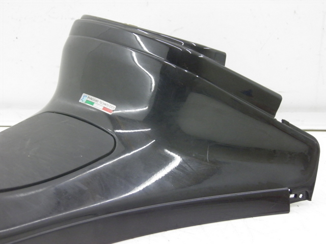 photo de CARENAGE RESERVOIR PIAGGIO XEVO - X EVO 125 (2010 - 2015)