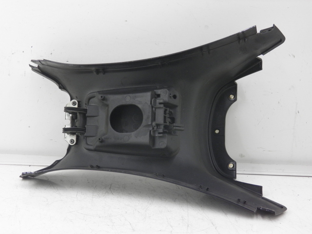 photo de CARENAGE RESERVOIR PIAGGIO XEVO - X EVO 125 (2010 - 2015)