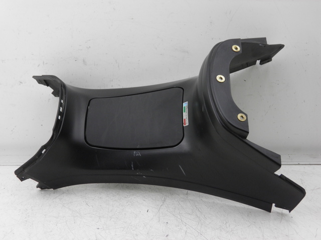 photo de CARENAGE RESERVOIR PIAGGIO XEVO - X EVO 125 (2010 - 2015)