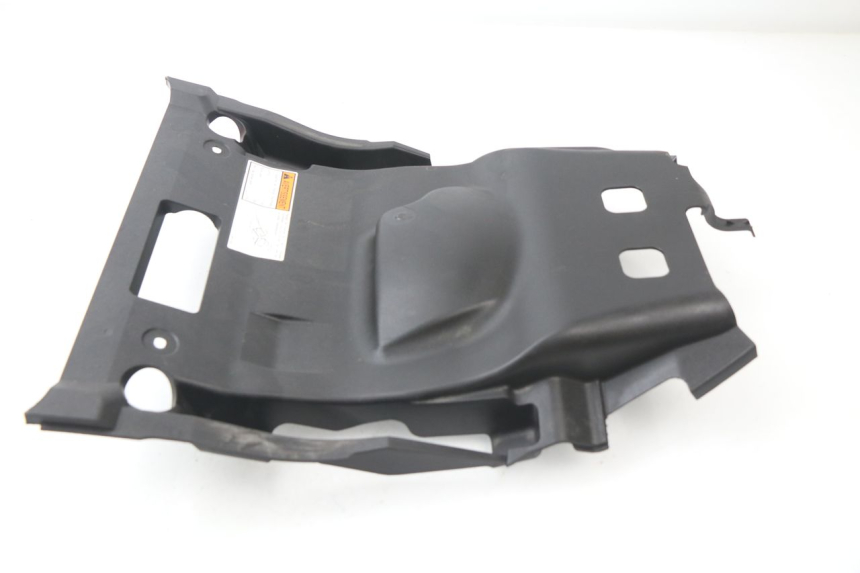 photo de CARENAGE RESERVOIR SUZUKI AN BURGMAN 400 (2006 - 2010)