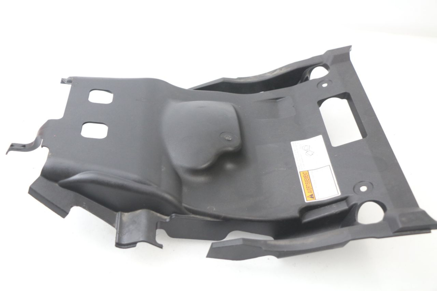 photo de CARENAGE RESERVOIR SUZUKI AN BURGMAN 400 (2006 - 2010)