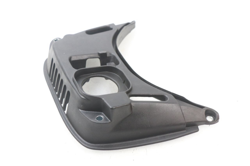 photo de CARENAGE RESERVOIR PIAGGIO VESPA GTS IE ABS 300 (2016 - 2018) - Autre angle de vue