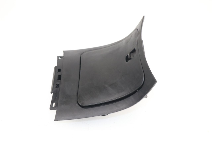 photo de CARENAGE RESERVOIR YAMAHA YP MAJESTY 400 (2004 - 2008)