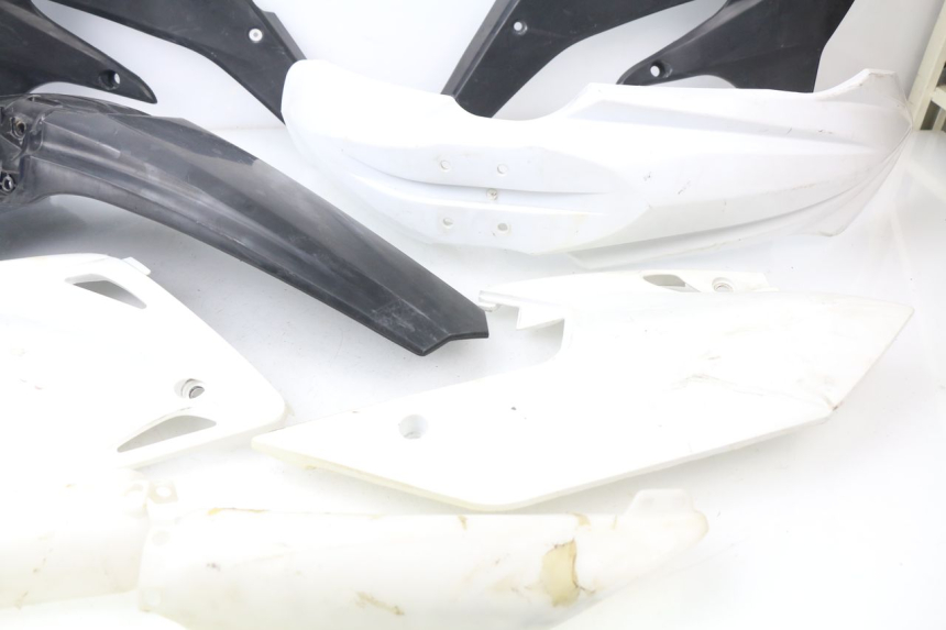 photo de CARROSSERIE CARENAGE COMPLET ASIAWING NC ENDURO 250 (2015 - 2021) - État de surface