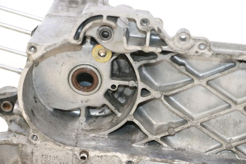 photo de CARTER BAS MOTEUR KYMCO AGILITY 4T 50 (2005 - 2018) - Marquages et références