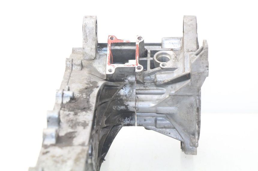 photo de CARTER BAS MOTEUR KYMCO AGILITY CITY 2T 50 (2008 - 2016) - Points de fixation