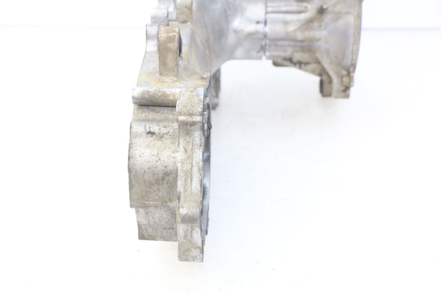 photo de CARTER BAS MOTEUR KYMCO AGILITY RS 2T 50 (2009 - 2013) - Points de fixation