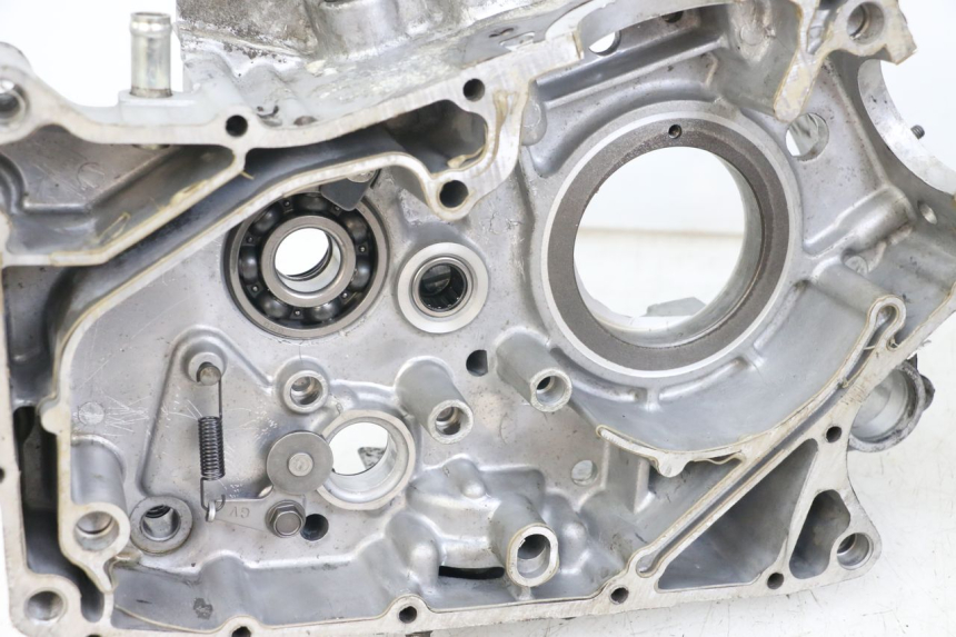 photo de Lower engine case HYOSUNG GV AQUILA 125 (2000 - 2004) - Vue rapprochée