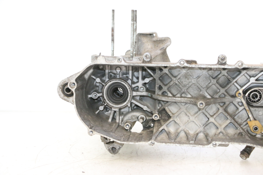 photo de CARTER BAS MOTEUR MBK BOOSTER SPIRIT 50 (2004 - 2017) - Focus structure