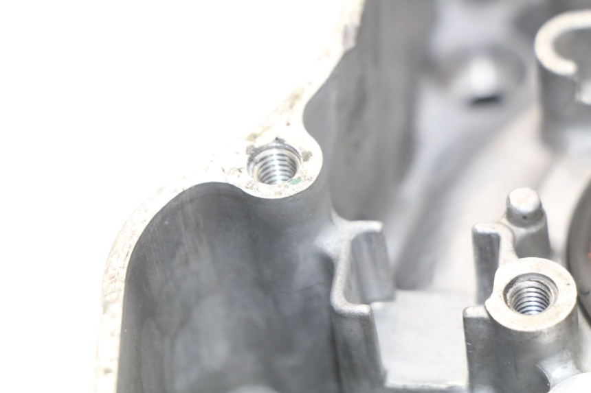 photo de CARTER BAS MOTEUR HONDA CRF CR-F 450 (2001 - 2005) - Gros plan technique