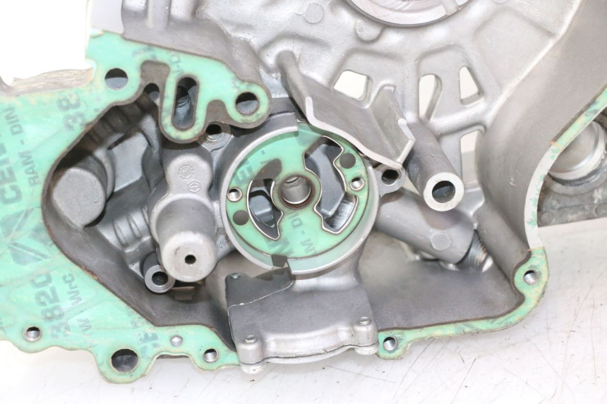 photo de CARTER BAS MOTEUR GILERA GP 800 (2007 - 2013) - Zoom état d’usage
