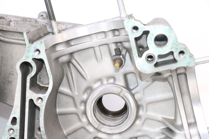 photo de CARTER BAS MOTEUR GILERA GP 800 (2007 - 2013) - Pièce contrôlée