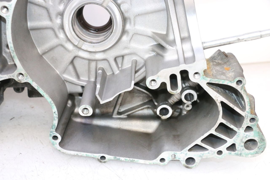 photo de CARTER BAS MOTEUR GILERA GP 800 (2007 - 2013) - Marquages et références