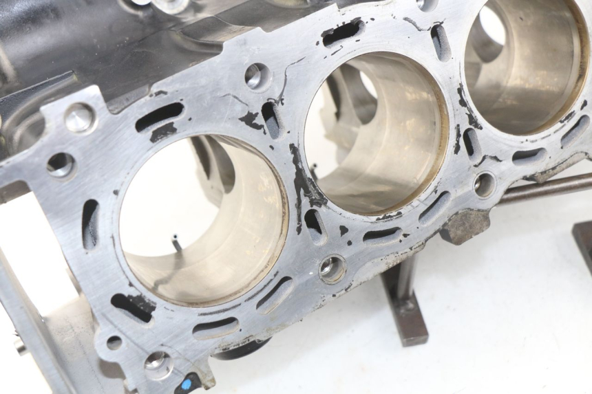 photo de CARTER BAS MOTEUR SUZUKI GSR 600 (2005 - 2012)