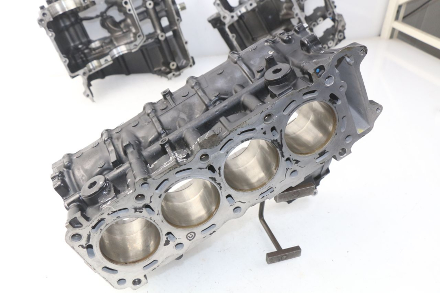 photo de CARTER BAS MOTEUR SUZUKI GSR 600 (2005 - 2012)