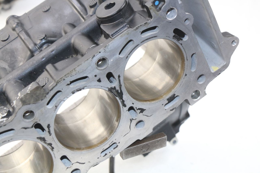 photo de CARTER BAS MOTEUR SUZUKI GSR 600 (2005 - 2012)
